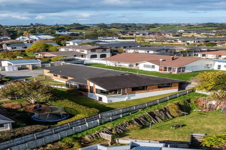 Photo of property in 9c Del Mar Place, Merrilands, New Plymouth, 4312