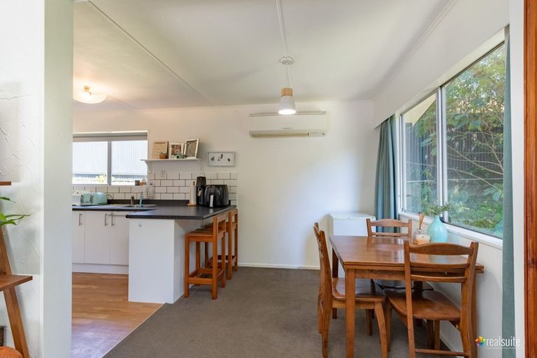 Photo of property in 14 Vista Crescent, Maoribank, Upper Hutt, 5018