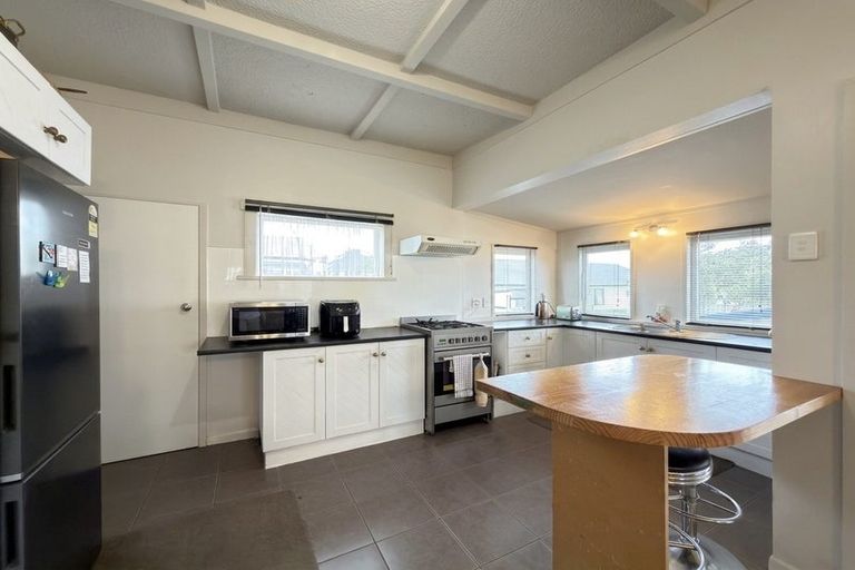 Photo of property in 33a Gloucester Road, Manurewa, Auckland, 2102