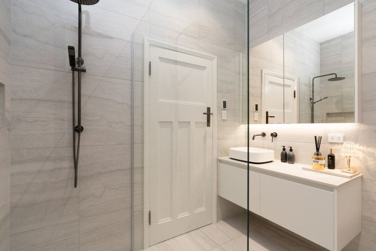 Photo of property in 23 Ferry Street, Seatoun, Wellington, 6022