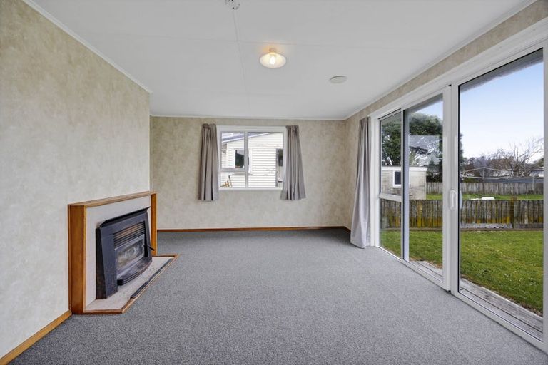 Photo of property in 18 Acourt Street, Hawera, 4610