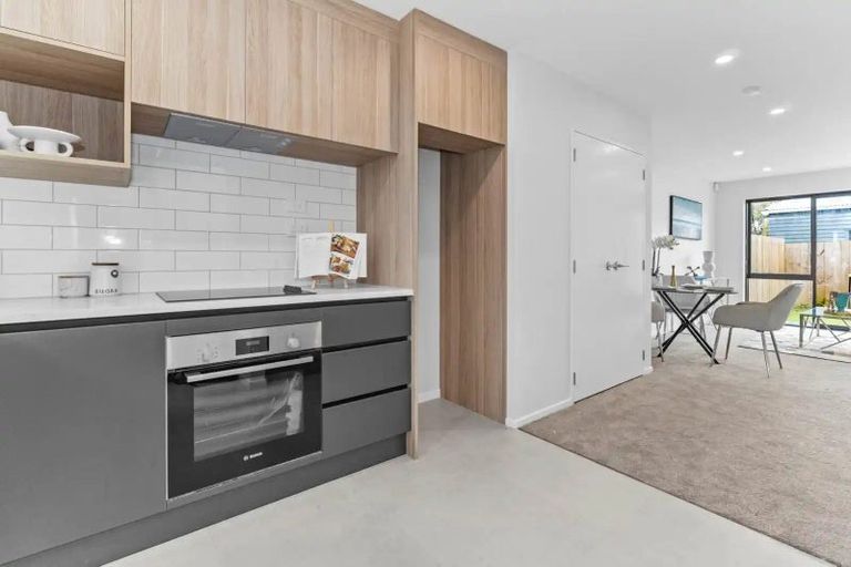 Photo of property in 9/267 Great North Road, Henderson, Auckland, 0612