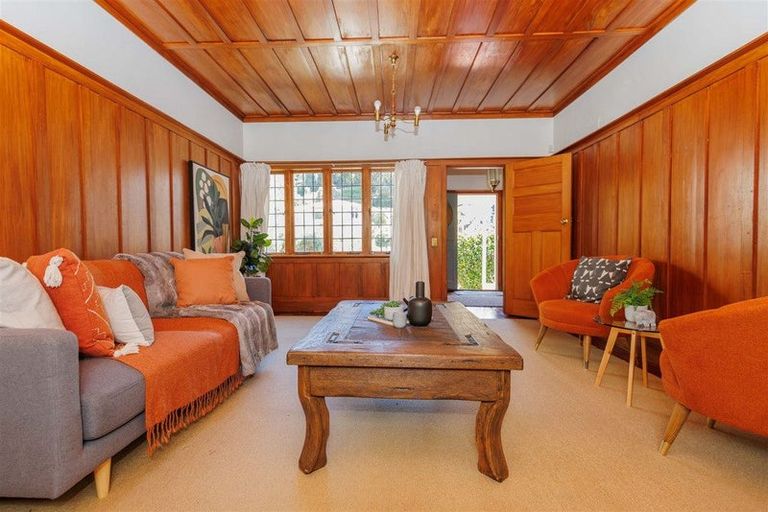 Photo of property in 11 Glen Road, Kelburn, Wellington, 6012