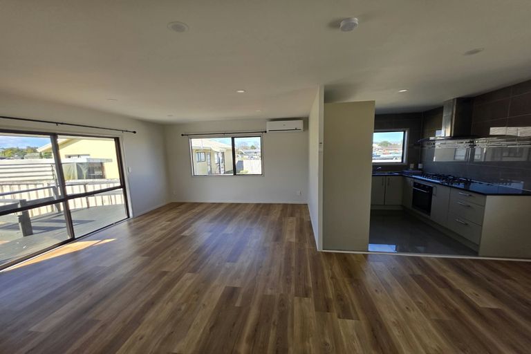 Photo of property in 3/35 Trimdon Street, Randwick Park, Auckland, 2105