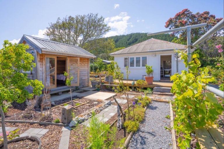 Photo of property in 5 Tararua Street, Paraparaumu, 5032