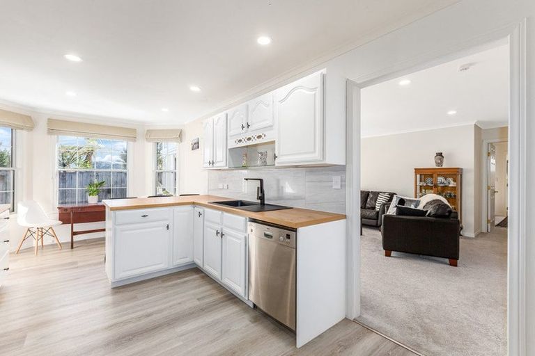 Photo of property in 84 Navigation Drive, Whitby, Porirua, 5024