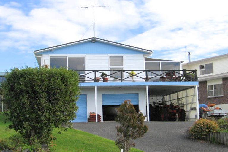 Photo of property in 4 Ngatira Place, Snells Beach, 0920