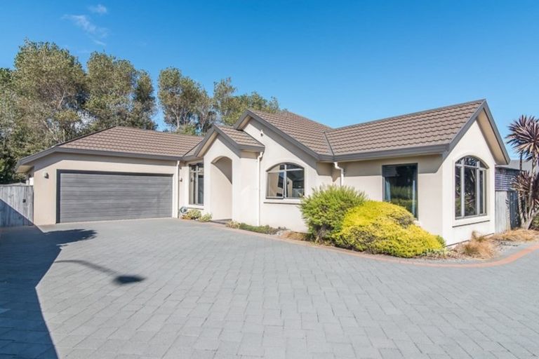 Photo of property in 94 Weggery Drive, Waikanae Beach, Waikanae, 5036