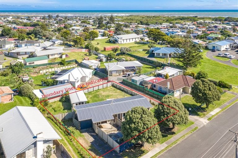 Photo of property in 44 Manuka Street, Castlecliff, Whanganui, 4501