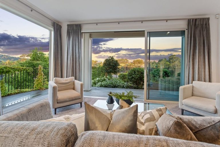 Photo of property in 6 York Terrace, Riverhead, 0820