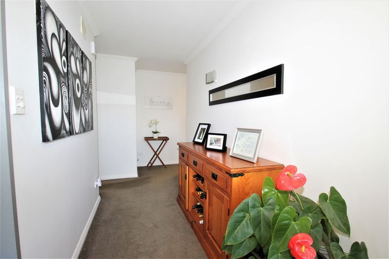 Photo of property in 16 Hogan Place, Fairfield, Dunedin, 9018