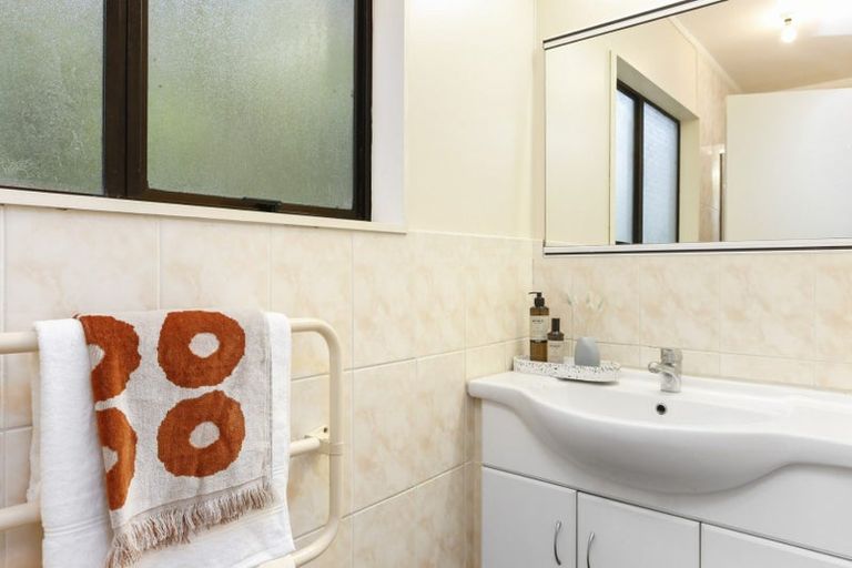 Photo of property in 94a Konini Road, Titirangi, Auckland, 0604