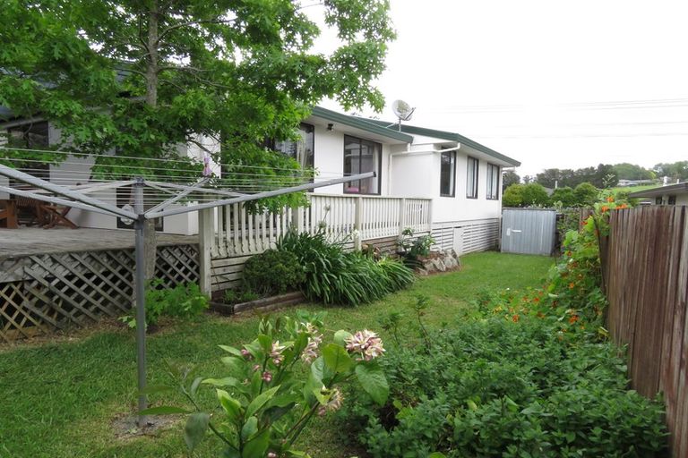 Photo of property in 82 Parrs Cross Road, Henderson, Auckland, 0612