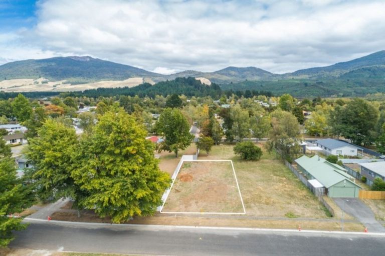 Photo of property in 39 Te Iwiheke Place, Turangi, 3334