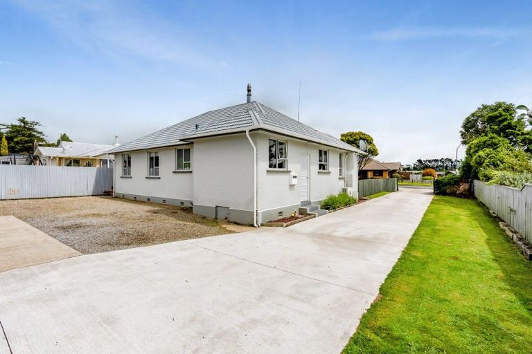 Photo of property in 19 Kahikatea Street, Inglewood, 4330