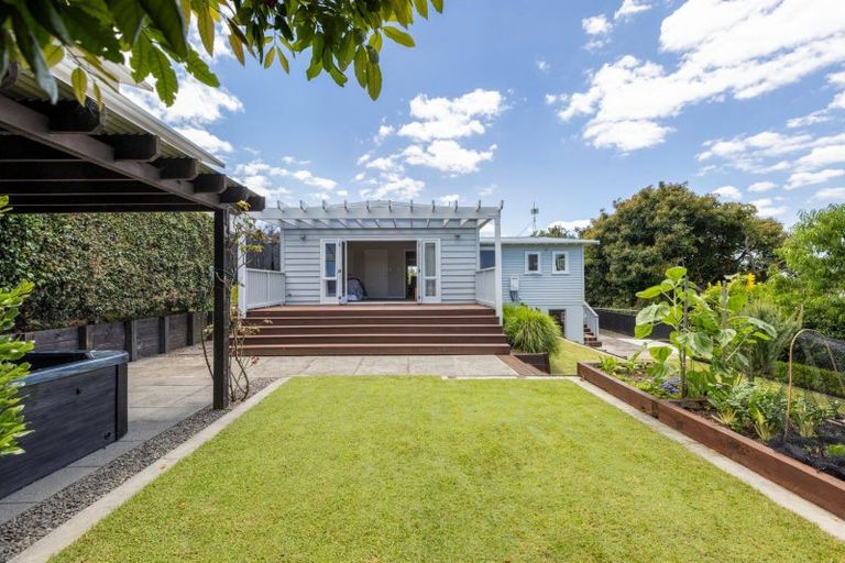 Photo of property in 57 Seaview Road, Otumoetai, Tauranga, 3110