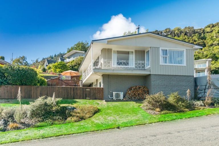 Photo of property in 14 Seaview Crescent, Picton, 7220