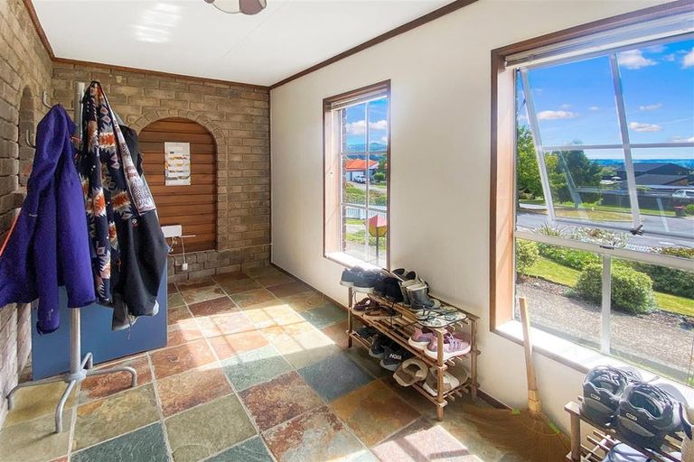 Photo of property in 3 Aries Place, Kawaha Point, Rotorua, 3010