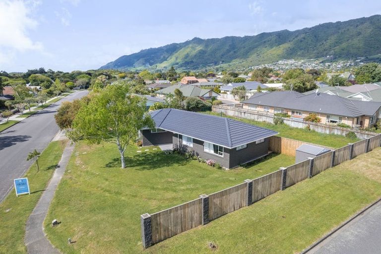 Photo of property in 72 Belvedere Avenue, Waikanae, 5036
