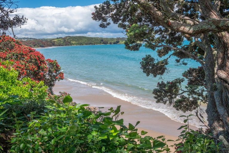 Photo of property in 22 Kupe Road, Coopers Beach, 0420