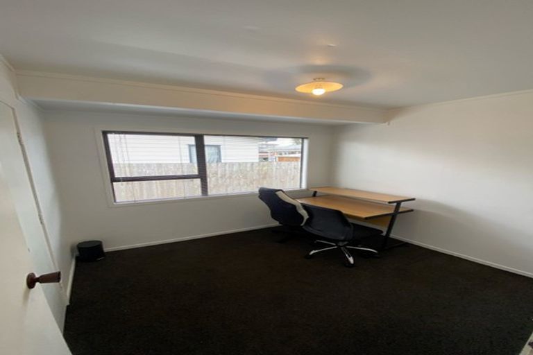Photo of property in 1/2 Short Street, Papakura, 2110