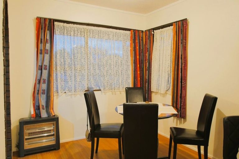 Photo of property in 32 Cecil Place, Cloverlea, Palmerston North, 4412