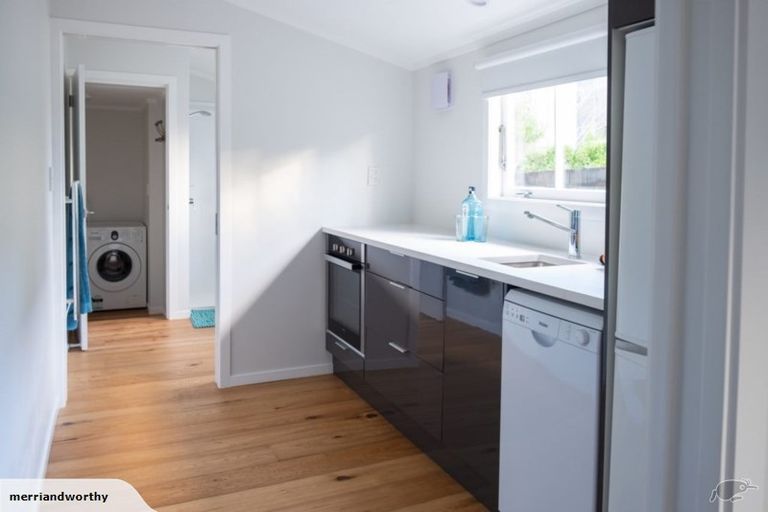 Photo of property in 15 Old Lake Road, Narrow Neck, Auckland, 0624