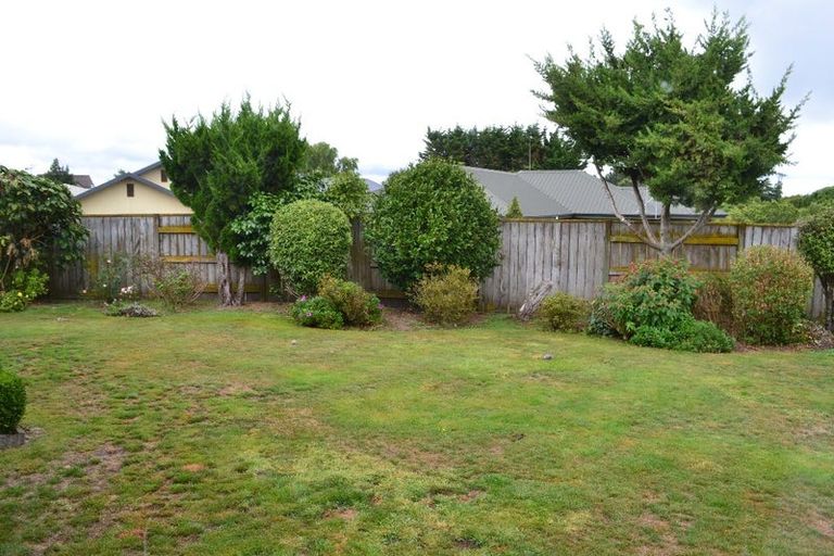 Photo of property in 33 Abby Road, Fitzherbert, Palmerston North, 4410
