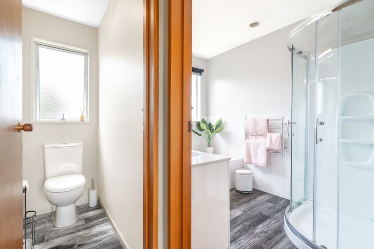 Photo of property in 11 Chokebore Place, Sockburn, Christchurch, 8042