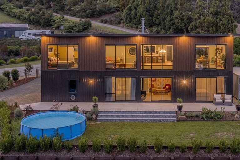 Photo of property in 40 Spikes Way, Whitianga, 3510