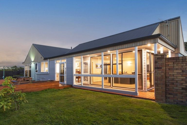 Photo of property in 157 Rongotai Road, Kilbirnie, Wellington, 6022