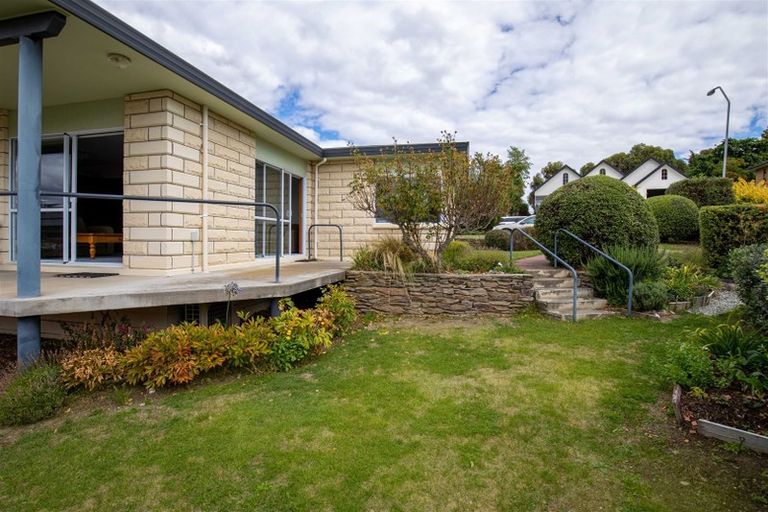 Photo of property in 22 Kamaka Crescent, Bridge Hill, Alexandra, 9320