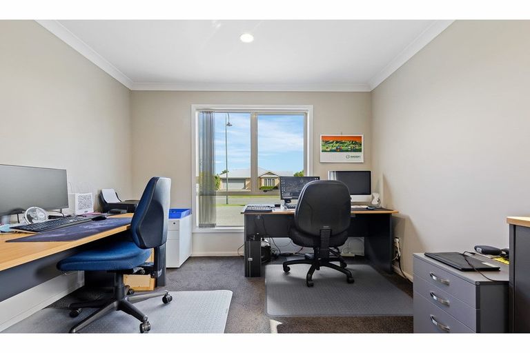 Photo of property in 10 Maurice Stanton Place, Shirley, Christchurch, 8052