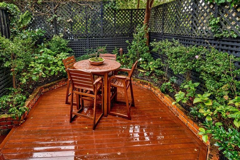 Photo of property in 62 Hobson Street, Thorndon, Wellington, 6011