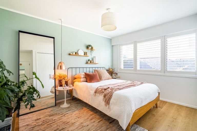 Photo of property in 1/246 Lake Road, Hauraki, Auckland, 0622