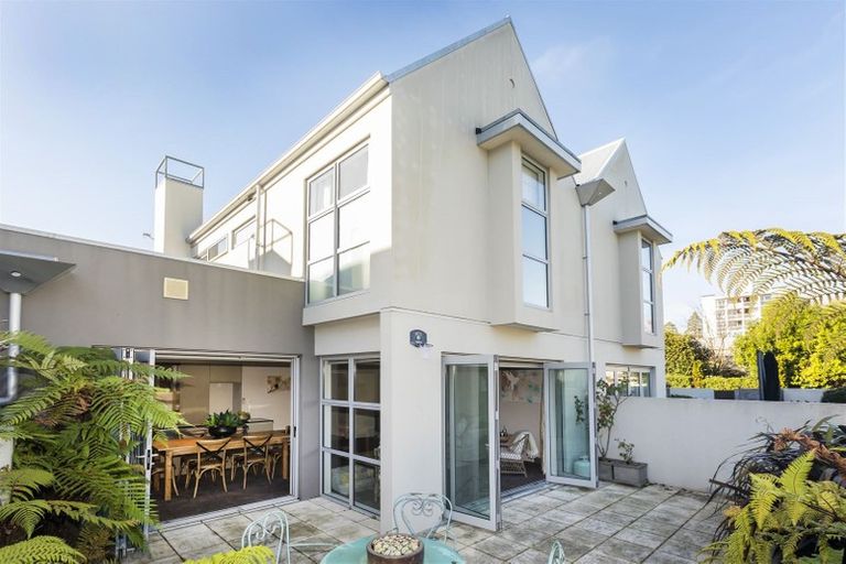 Photo of property in 36 Rhodes Street, Merivale, Christchurch, 8014