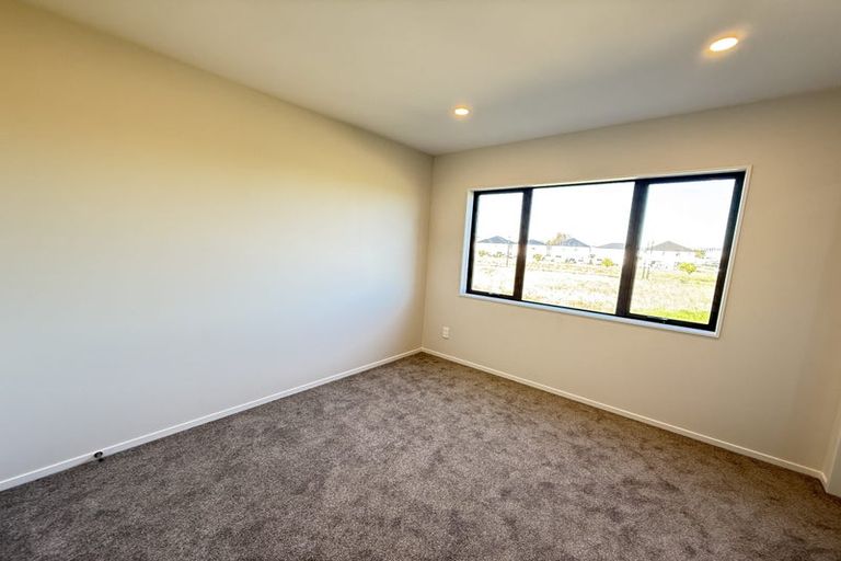 Photo of property in 8 Kapeta Lane, Karaka, 2113