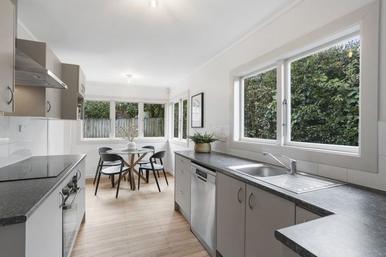 Photo of property in 1/12 Craigbank Avenue, New Lynn, Auckland, 0600