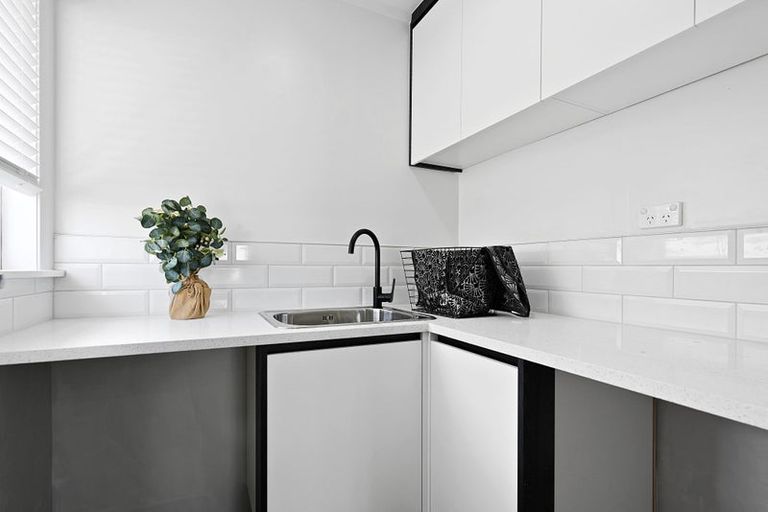 Photo of property in 142 Tuhikaramea Road, Dinsdale, Hamilton, 3204