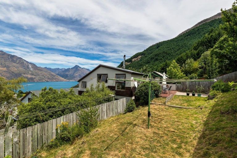 Photo of property in 9b Dart Place, Fernhill, Queenstown, 9300