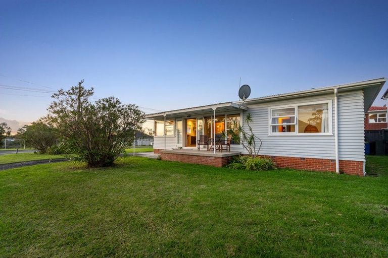 Photo of property in 106 Eversleigh Road, Belmont, Auckland, 0622