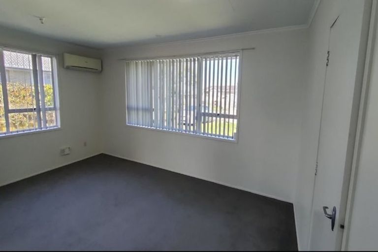 Photo of property in 4 Joanne Place, Rosehill, Papakura, 2113