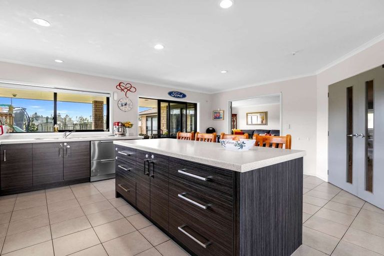 Photo of property in 15 Carroll Place, Owhata, Rotorua, 3010