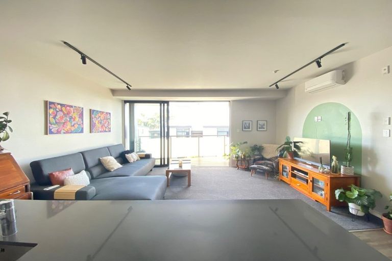 Photo of property in 11/4161 Great North Road, Glen Eden, Auckland, 0602