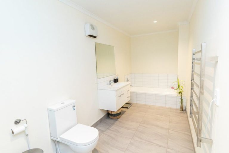 Photo of property in 43 Burma Road, Khandallah, Wellington, 6035