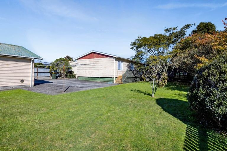 Photo of property in 22 Karaka Street, Inglewood, 4330