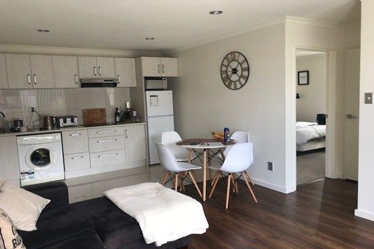 Photo of property in 44 Bur Oak Terrace, Schnapper Rock, Auckland, 0632