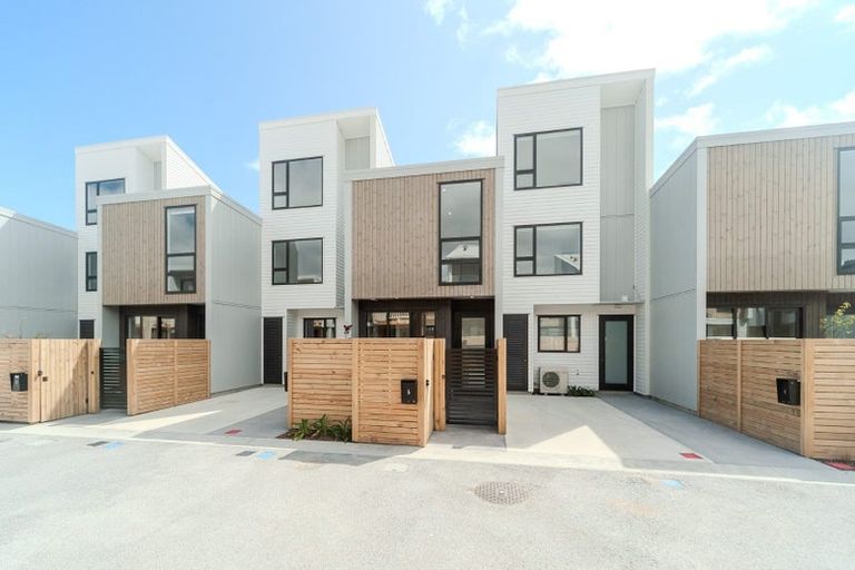 Photo of property in 6 Kamahi Place, Paraparaumu, 5032