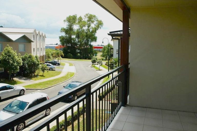 Photo of property in 49 Kirikiri Lane, East Tamaki, Auckland, 2013