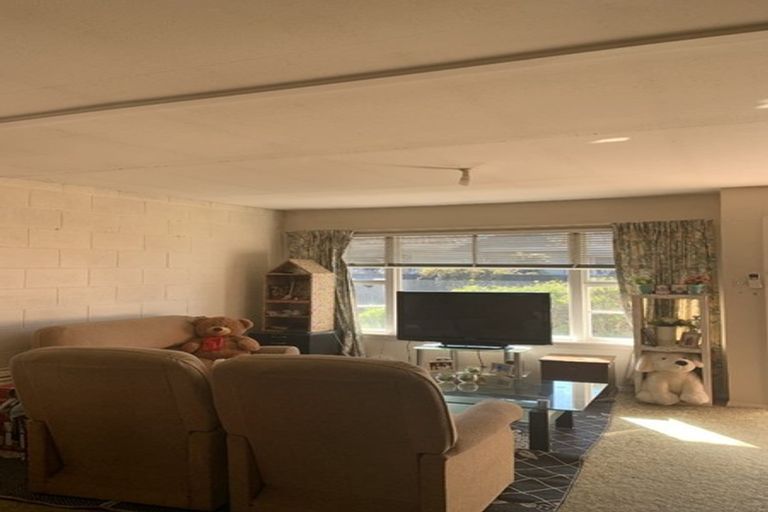 Photo of property in 2/11 Division Street, Riccarton, Christchurch, 8041